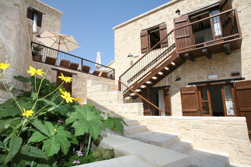 Leonidas Village Houses