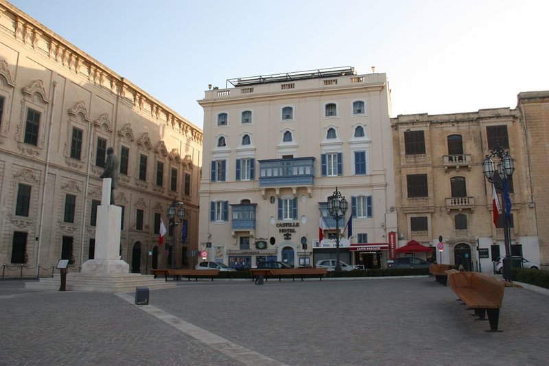 Castille Hotel