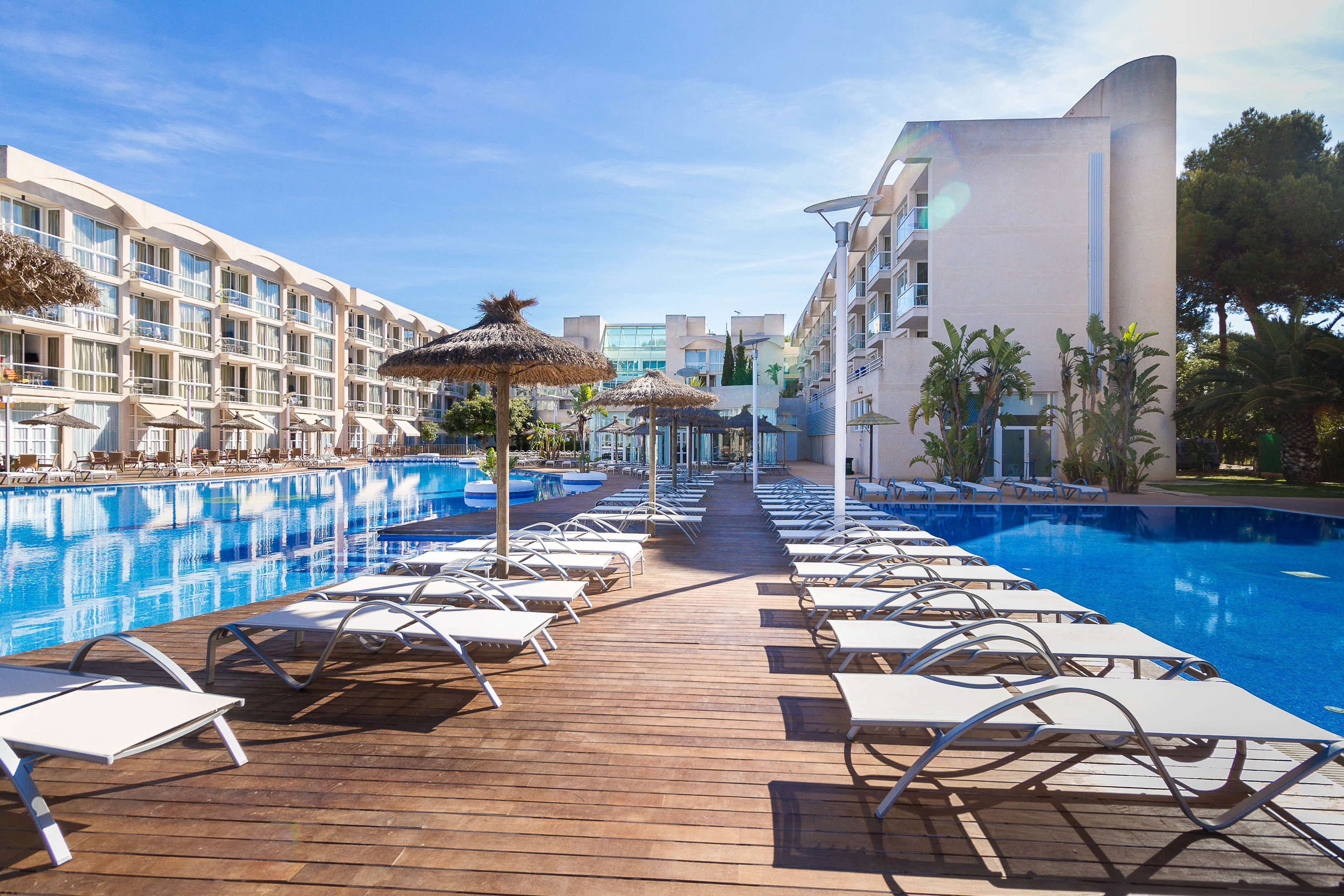 Eix Alzinar Mar Suites Hotel