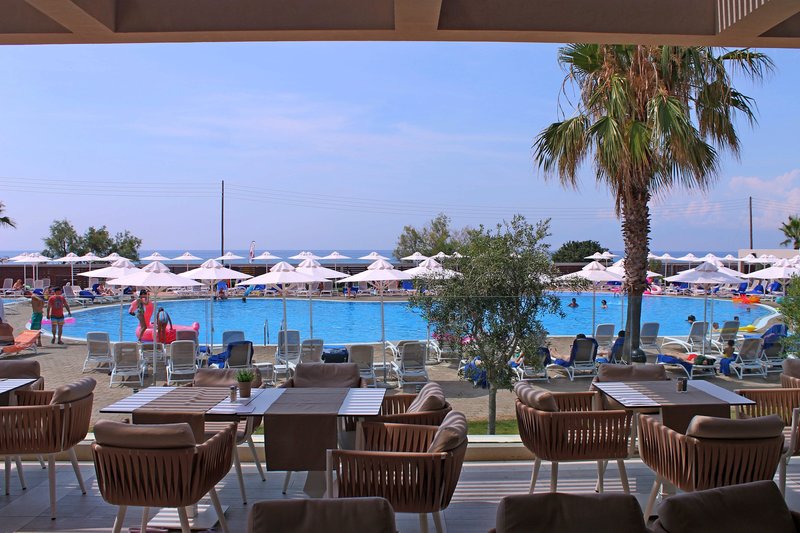 Almyros Beach Hotel