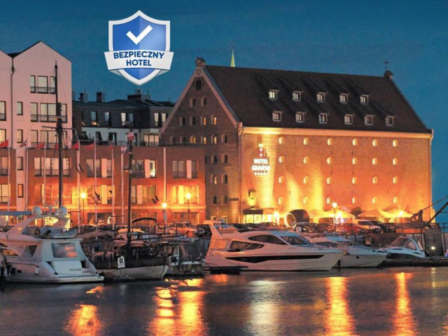 Gdansk: Luxurious Central Location with Breakfast - From £189pp