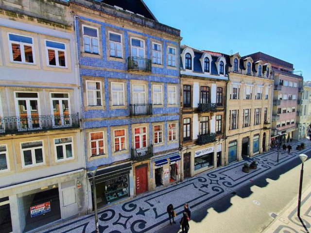 Porto: Last Minute Break with Optional Tours - from £129pp